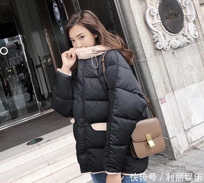 终于等到今年流行的羽绒服了:80后女人穿,瞬间变成妙龄女孩