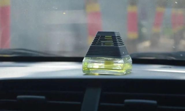 易燃易爆品|高温来袭，这些东西别放车里……