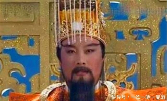 西游记续集|“玉帝”被他演活了,在他回家祭祖时发现,冥币上画的竟是自己