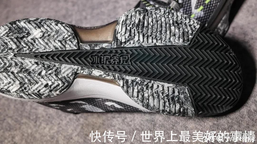 安踏 都2021了这项科技居然还在用!中底科技就是进击3无人问津的真因