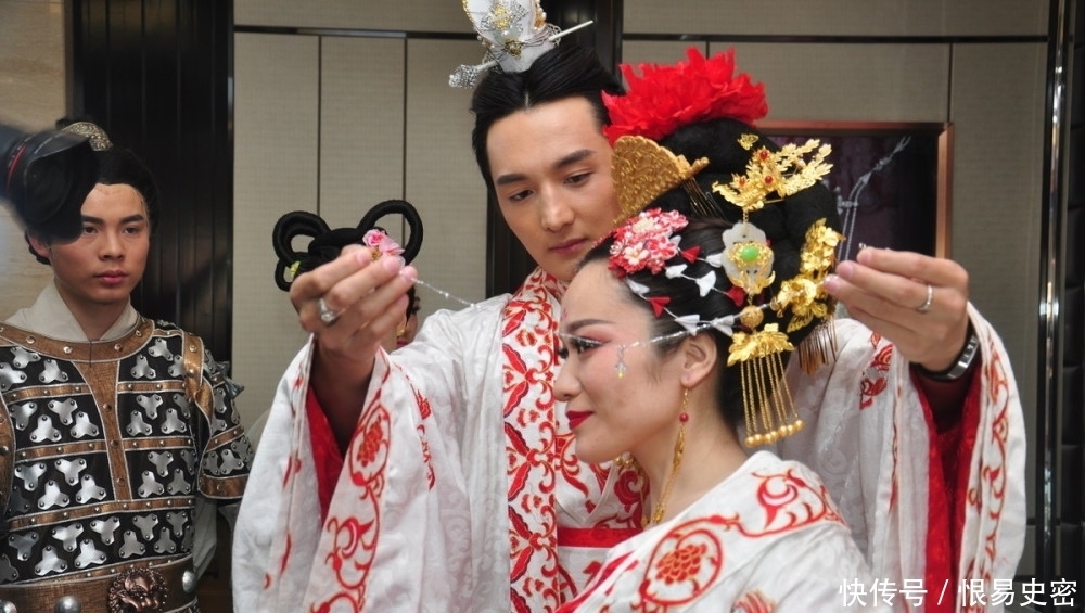 李显|为什么李隆基当上皇帝第一件事，就是干掉姑姑太平公主？