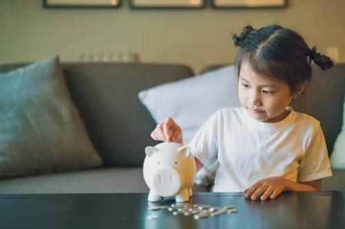 孙女|穷娃和富孩子的差别,20块钱能买什么?孩子的回答一目了然