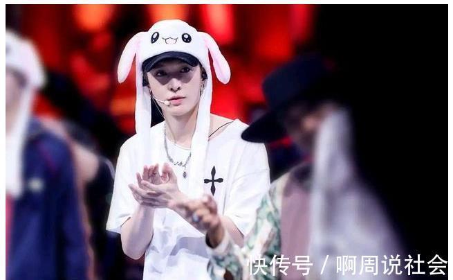 街舞4|《街舞4》54强名单出炉，王一博被裁判称赞，张艺兴动作更加丝滑