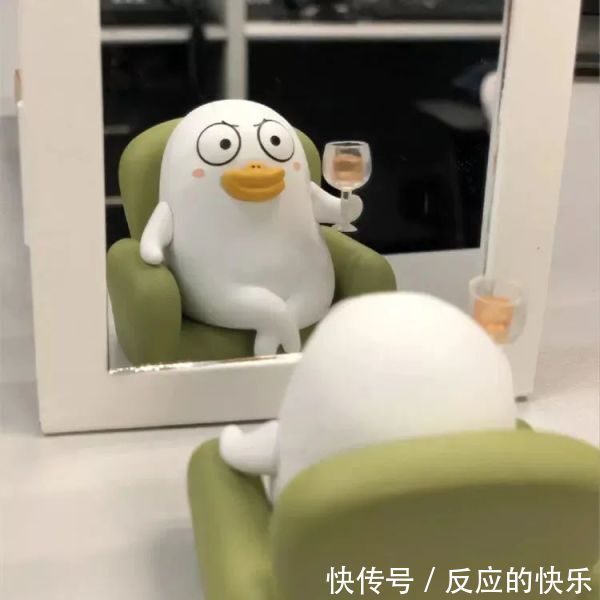 搞怪|可爱搞怪微信头像:快看这里有人还在加班