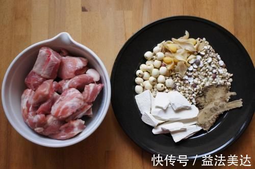 体内湿气|入冬后,多给家人喝这碗汤,这汤鲜甜祛湿又简单,别错过了!