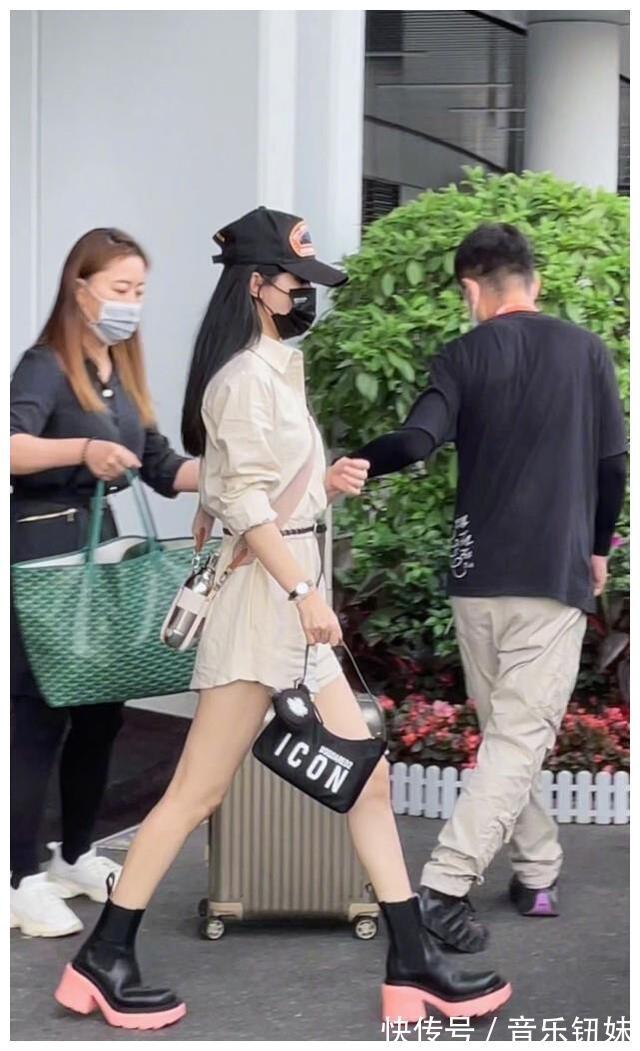 颖宝|赵丽颖现身桂林录制《中餐厅》,机场照瘦成筷子,离婚后气质堪忧