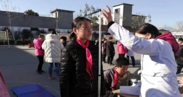 调养|13岁女孩一年长高18公分,医生:3物比牛奶更管用,平时可多食