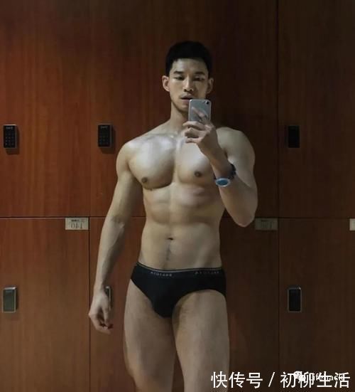 肌肉|185cm肌肉男模走红,雄性荷尔蒙让网友不淡定了