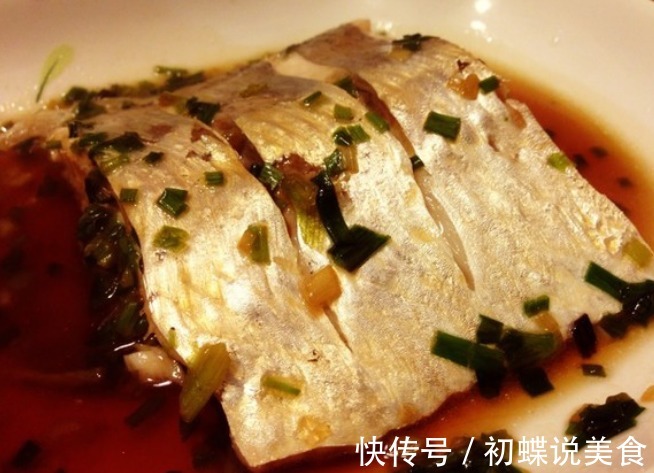 不管蒸什么“鱼”,五星大厨最注意这1步,难怪饭店鱼肉鲜嫩不腥