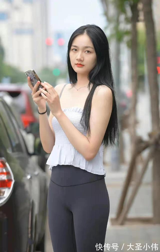 街拍|美女街拍:有的小姐姐穿搭好看又吸睛,有的土气落伍,让人无法直视