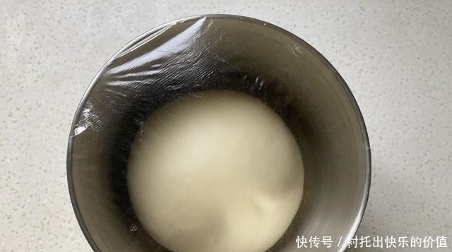 蒜香小餐包|早餐别老吃包子油条,试试这个,松软可口,连吃五个才过瘾