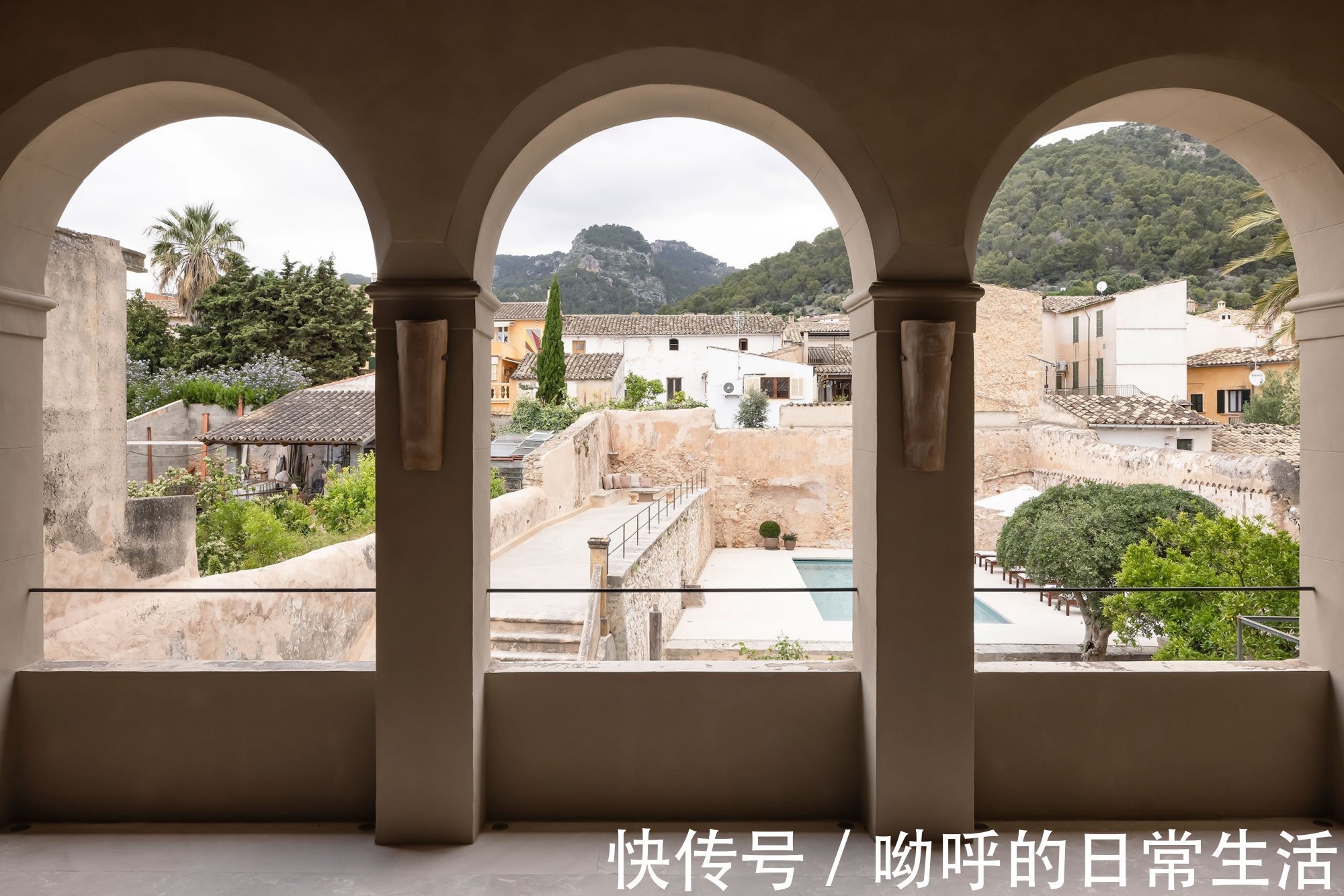 极简主义|百年老宅改造,联排别墅尽显自然极简主义美学