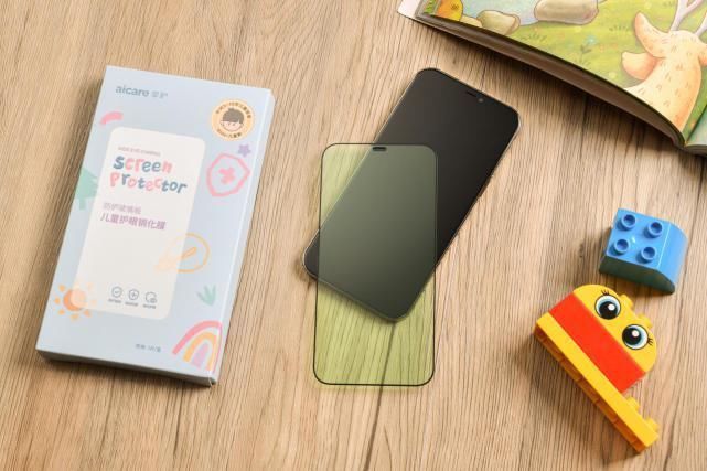贴膜|家有喜欢玩手机的孩子怎么办?这款儿童护眼钢化膜可以了解下
