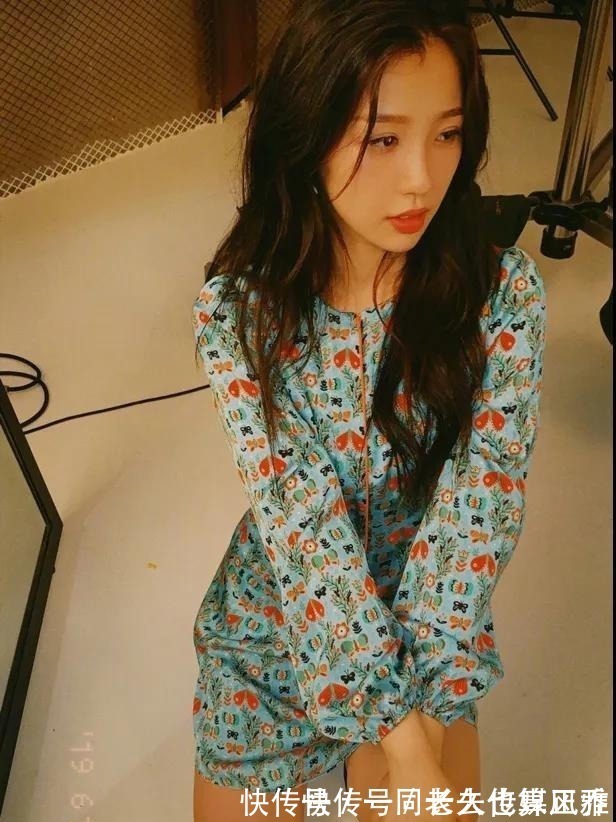 仙女们 入秋后短裙“失宠”了!今秋流行“奶奶裙”,不冷不热正好穿!