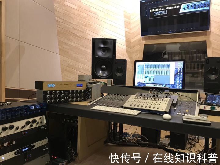 声拓|为什么录音棚都有好几对监听音箱？——声拓电子音爵士