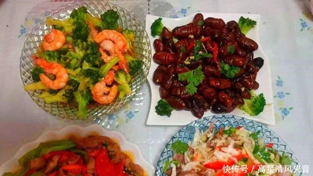 迎接外地读大学的儿子回家,我做了这样一桌菜,没想到火了朋友圈