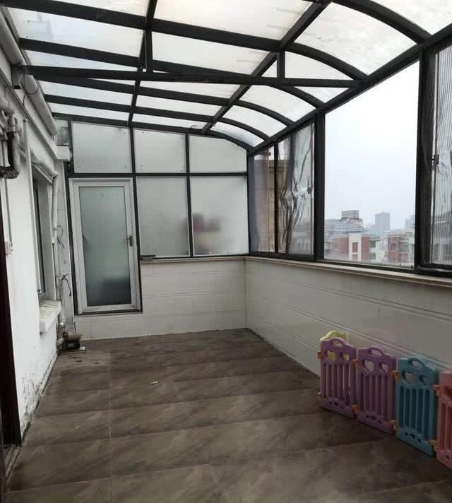 业主|花5000块把阳台改成弧形窗,这下顶楼多个阳光房,楼下业主干瞪眼