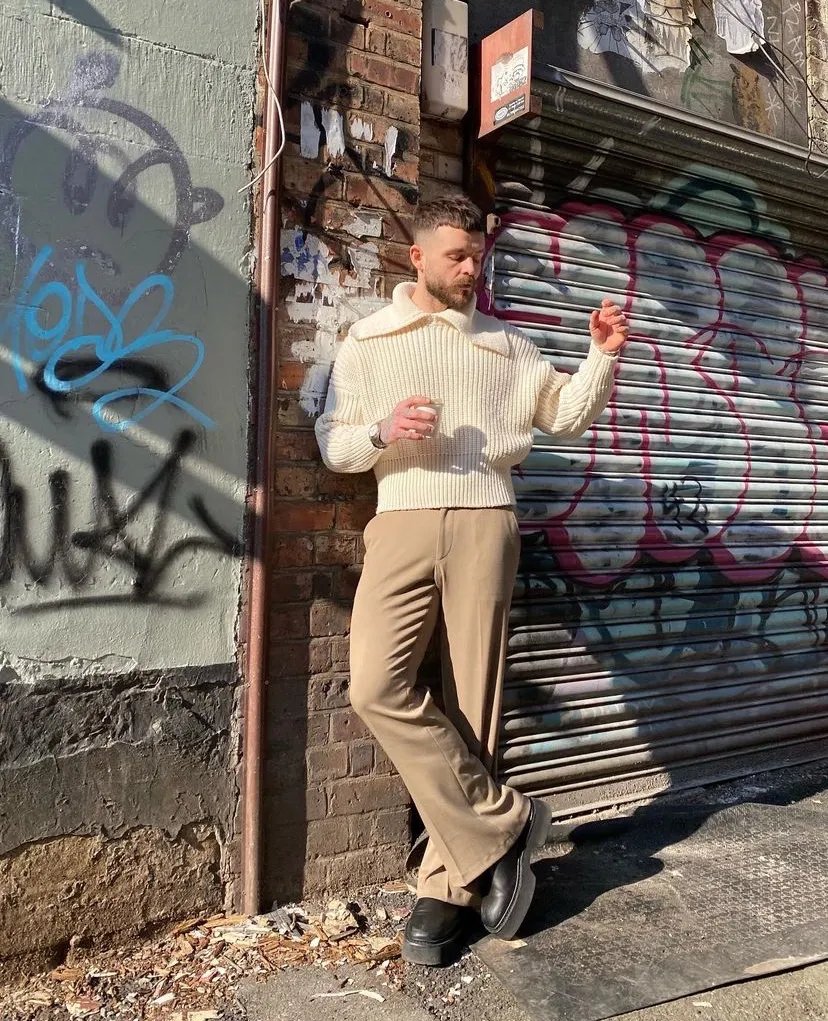 w英国大胡子玩转莫兰迪配色，适用于每个年龄段男性的高级穿搭