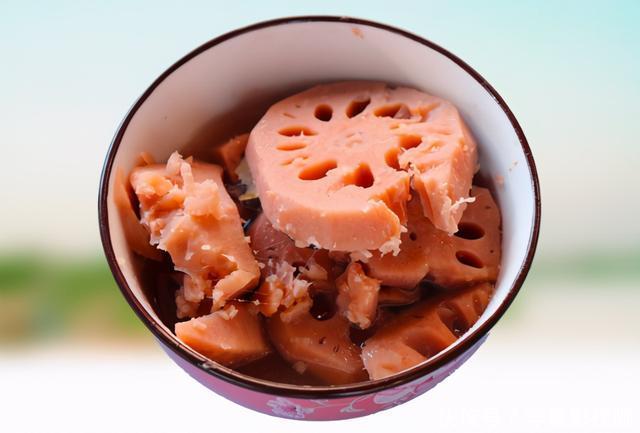 怎样炖煮莲藕有窍门?煮前多加1步,保准莲藕10分钟就能变酥烂