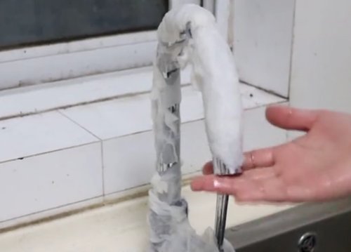 卫生纸|水龙头“包”上卫生纸,解决了家家户户的难题,看完我也跟着做了