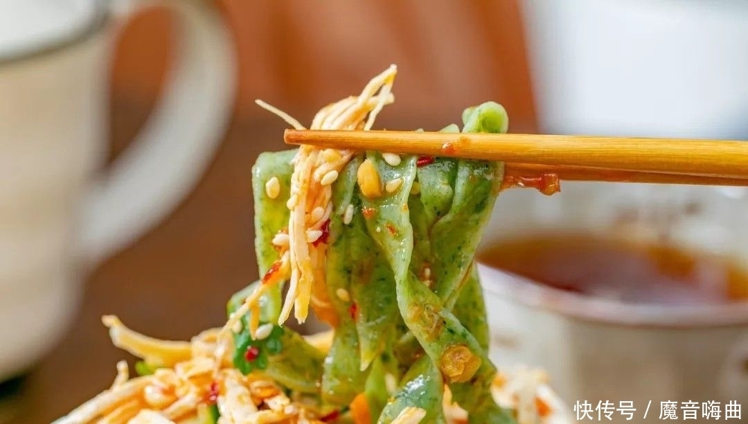 天这么热别吃饭了!这一碗美味,酸爽开胃又低脂