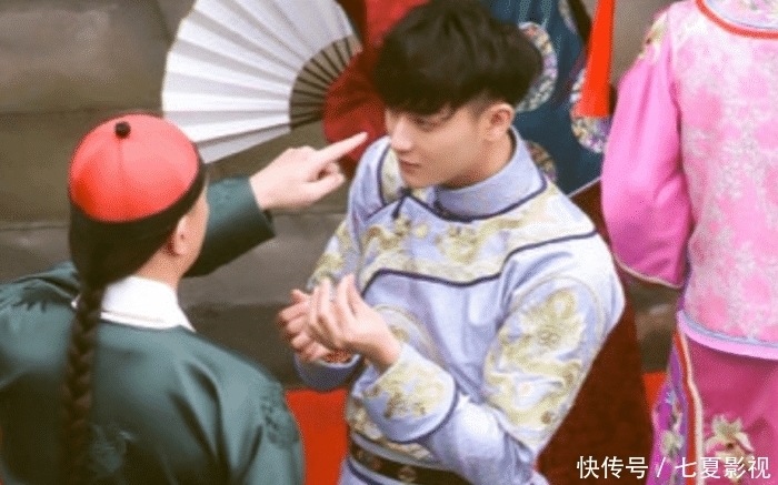 综艺节目 《萌探》清宫装路透,杨紫紫薇造型娇俏可爱,杨迪COS容嬷嬷