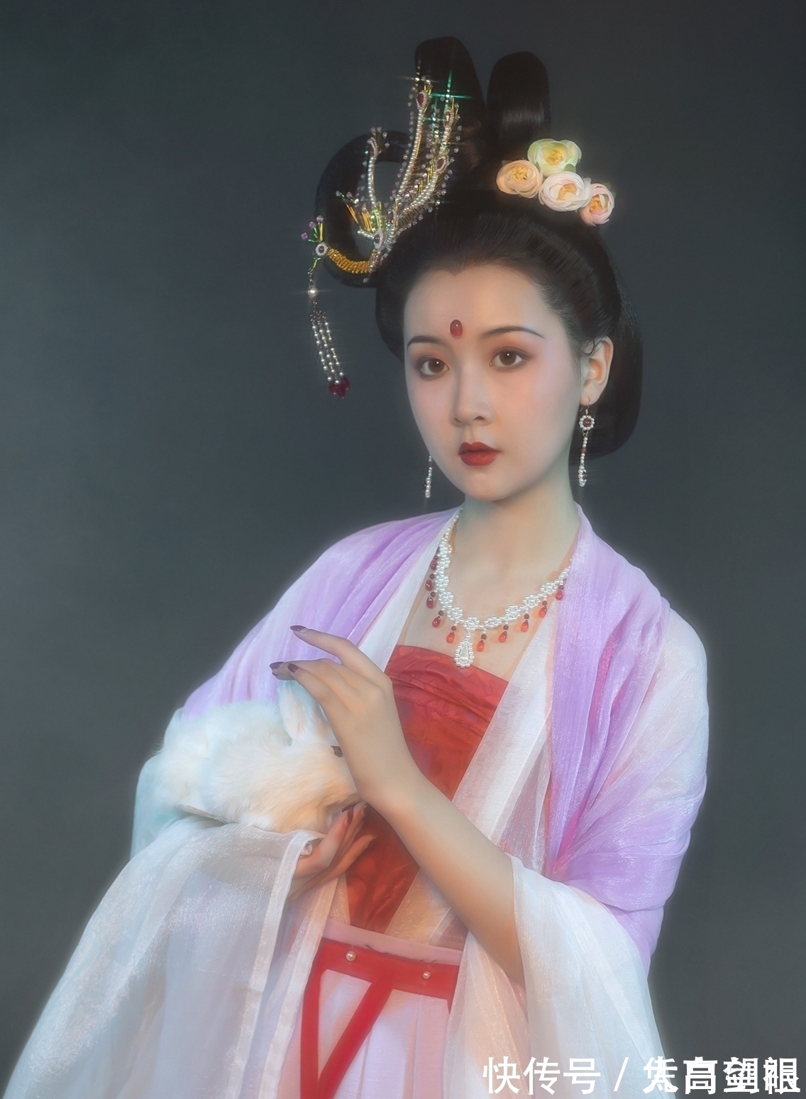 玉兔蟾光#月·七绝·十首丨思君不忍音尘断,玉兔蟾光两渺茫