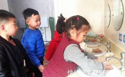 小知识|4岁女儿从幼儿园回家,抓住裤子说不能尿尿,脱下裤子宝妈炸了