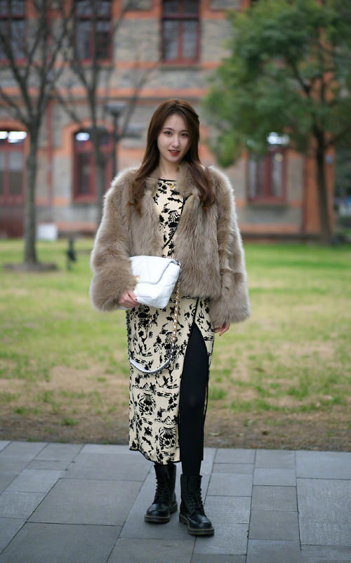 裙子＋裤子＝今春王炸cp，新潮、前卫又时髦，值得借鉴