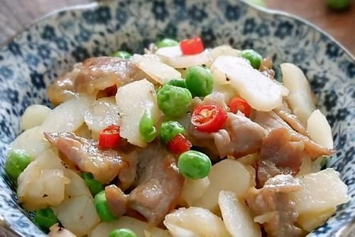 疏通血管|中年人要会吃,推荐多吃3种美食,排毒消脂,疏通血管,调理身体