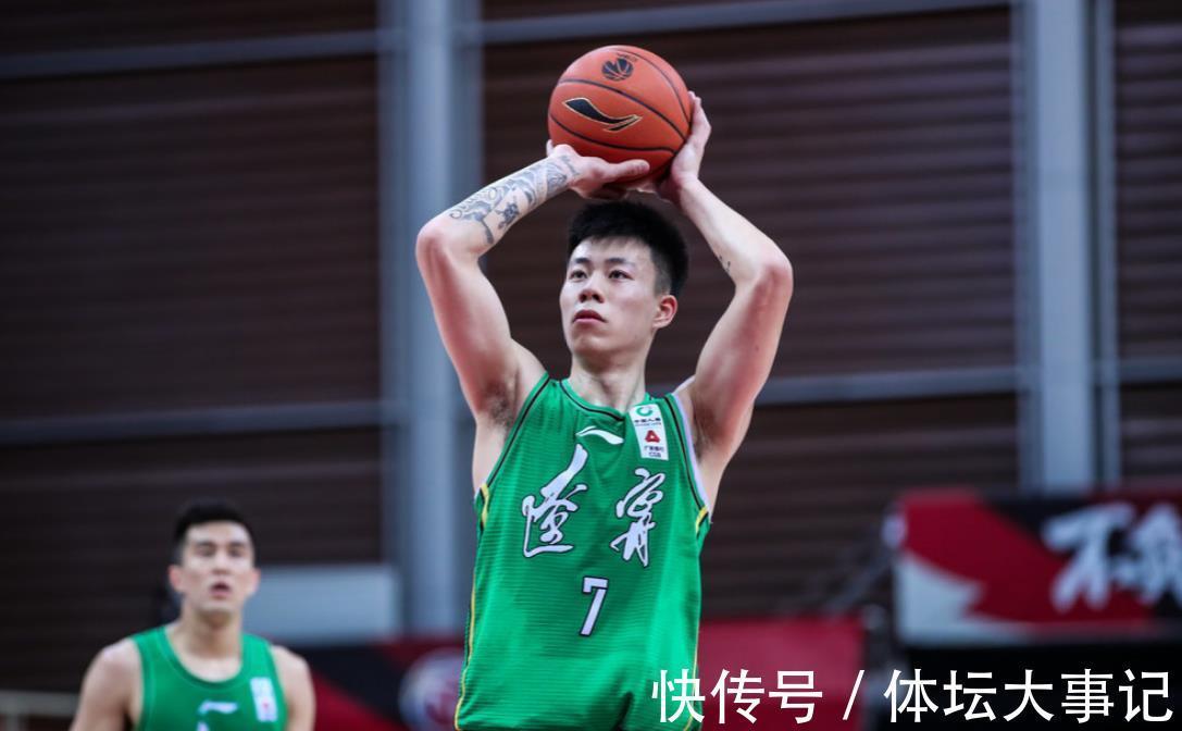 阵容|央视直播!京辽圣诞大战阵容对比,林书豪状态欠佳,韩德君PK双塔