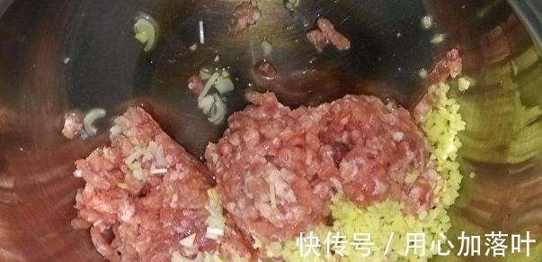 好吃直流油的饺子,调味的时候放这三种调料,香的冒泡,百吃不厌!