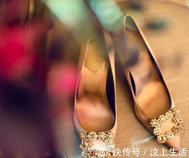 女人|除了会选高跟鞋,女人也要会挑婚鞋这些款式和技巧你了解吗