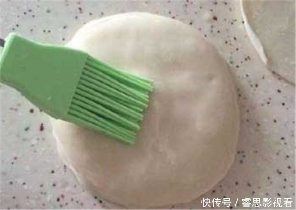 面团|婆婆用面团做的一道早餐,儿子不吃就不去学校,我很无奈