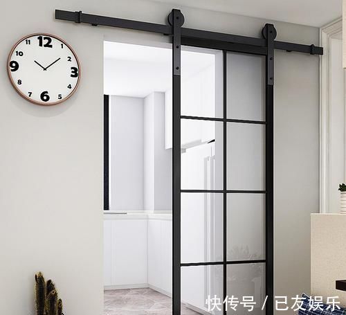 折叠门|卫生间万万不要装平开门,越来越多人装这种门代替,懊悔才察觉