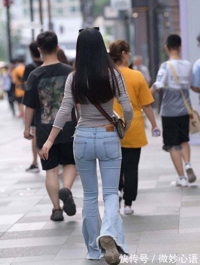 年轻人 年轻人喜欢的拖地裤,你还没有吗来get同款穿搭吧!