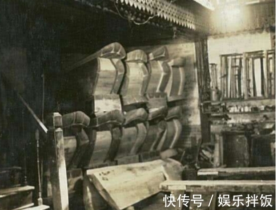 下联&棺材店门前的对联,上联“人无千岁寿”,下联更是让人称赞不已