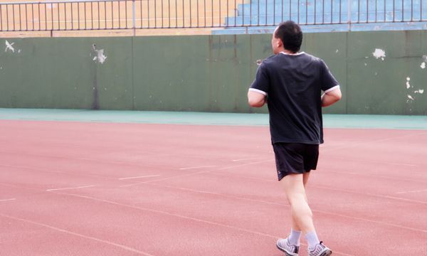 运动量|坚持跑步的人，除了体重减轻，人也衰老了，是哪里出了问题？