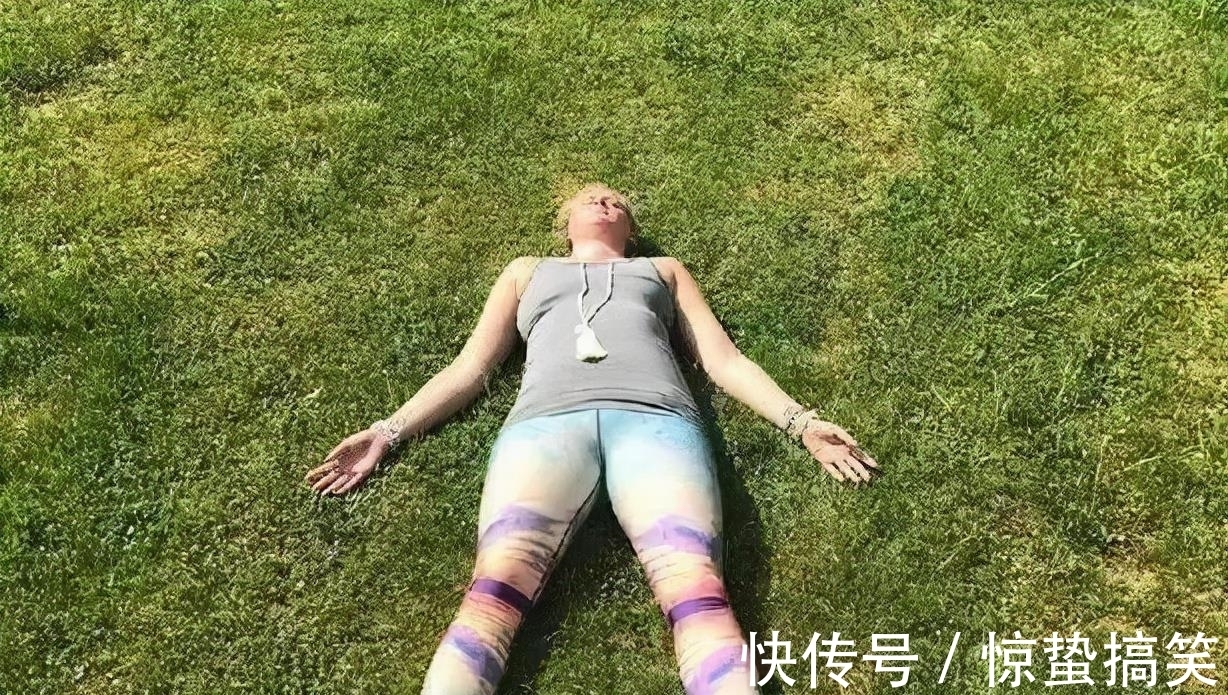 注意力|为什么说摊尸式是瑜伽里最重要的体式之一,如何练习?