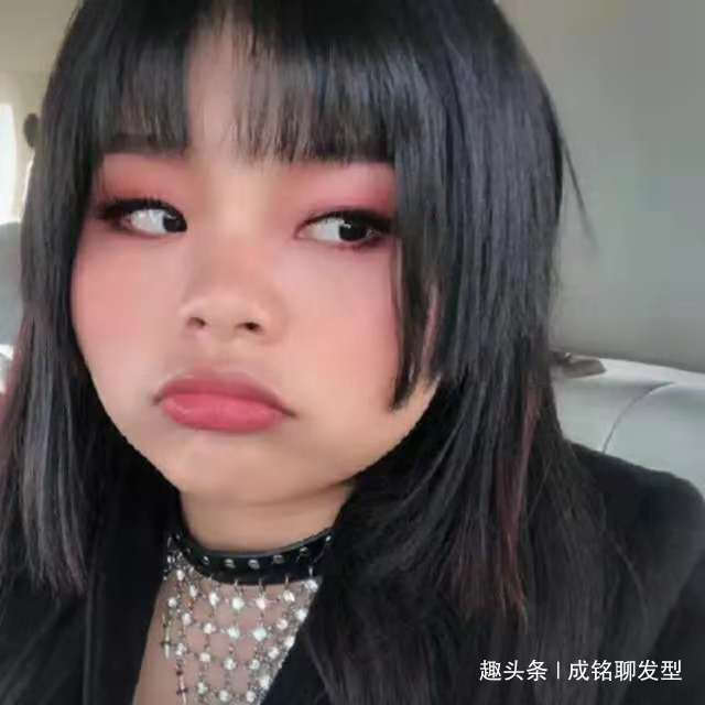 脸型 脸圆脸大的女生避开四类发型,试试万能刘海+外增高,巨显脸小