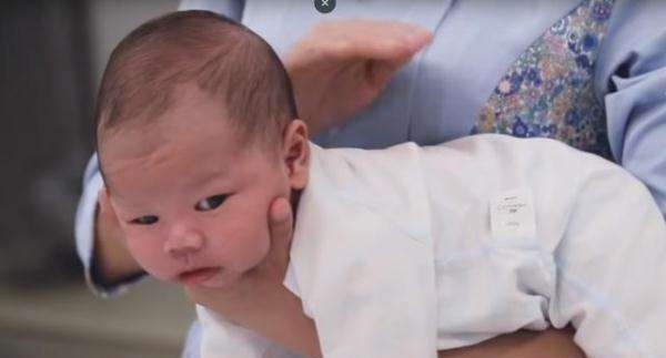 喂奶|1-6个月宝宝的育儿难点,记住6个“关键词”,附详细养护建议