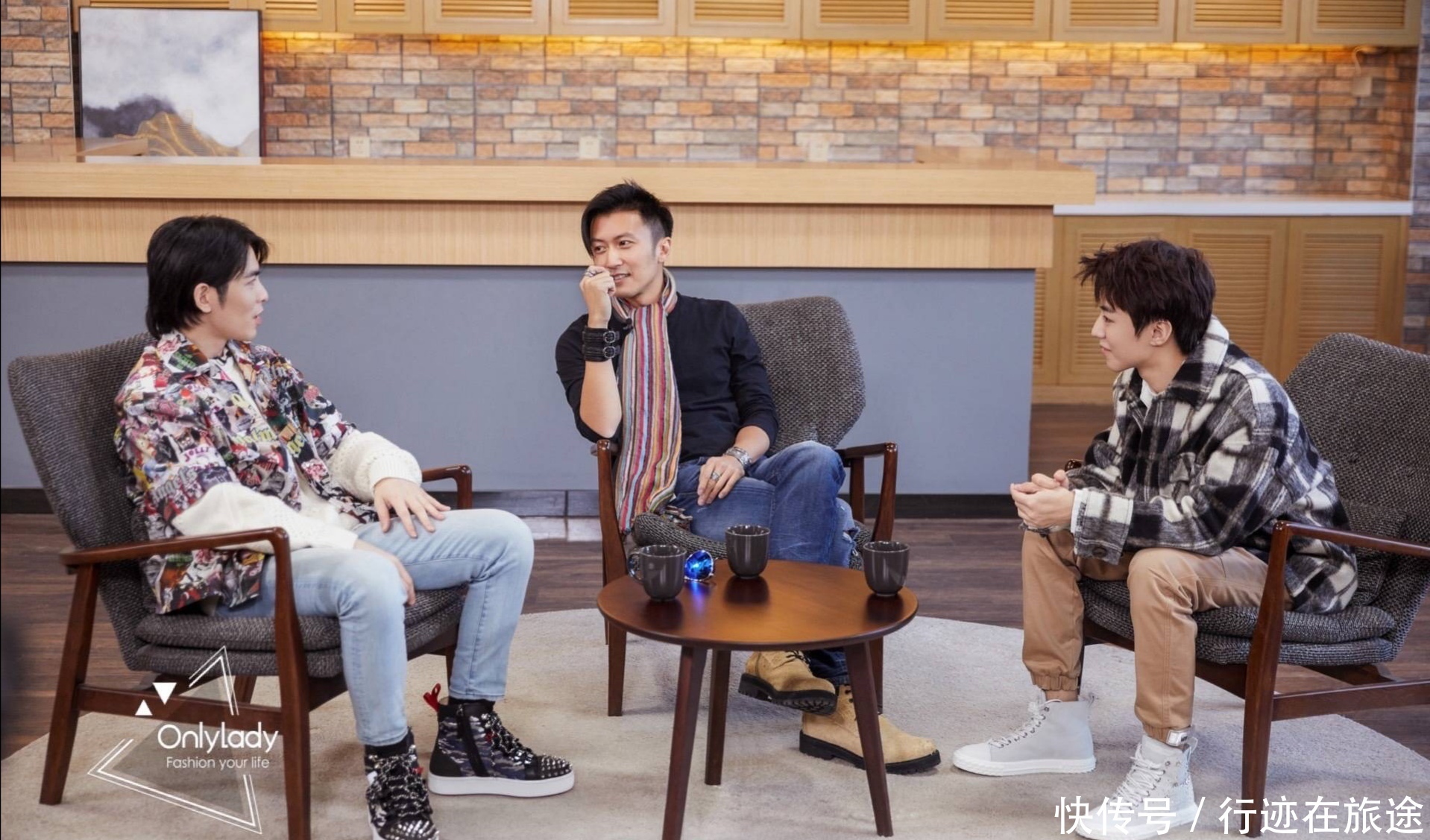 王俊凯实力演绎壁咚,表演系学生无所畏惧,论专业程度我只服他