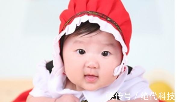 特点|满月里的宝宝有5个特点,说明不仅智商非常高,还可能是小天才