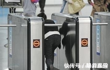 自私|孩子若有这几种“节俭”行为,将来容易没出息,家长别盲目得意