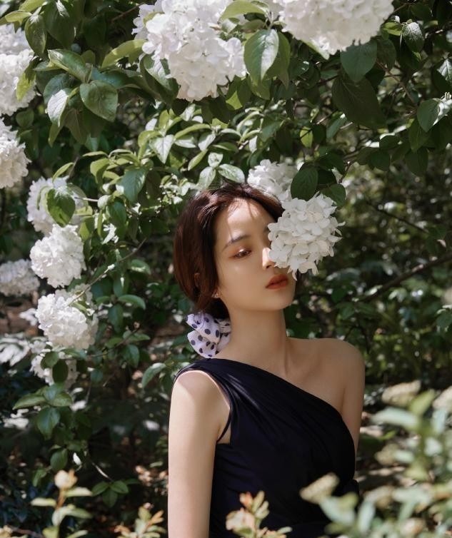 脸部 别再披头散发了!这4款“发型”才够美够撩人,总有一款适合你