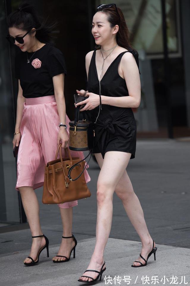 t恤衫|V领搭肩墨染西装连体裙,更显年轻时尚气质,彰显出独特的风格