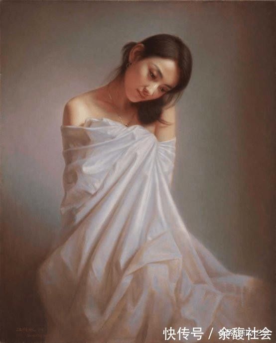 油画#年轻画家人体油画中的美艳少妇,身披薄纱,难掩玲珑曲线