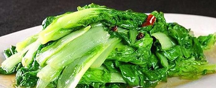 炒青菜|炒青菜时，万万不可直接下油锅，多做一步，青菜香嫩水润更好吃