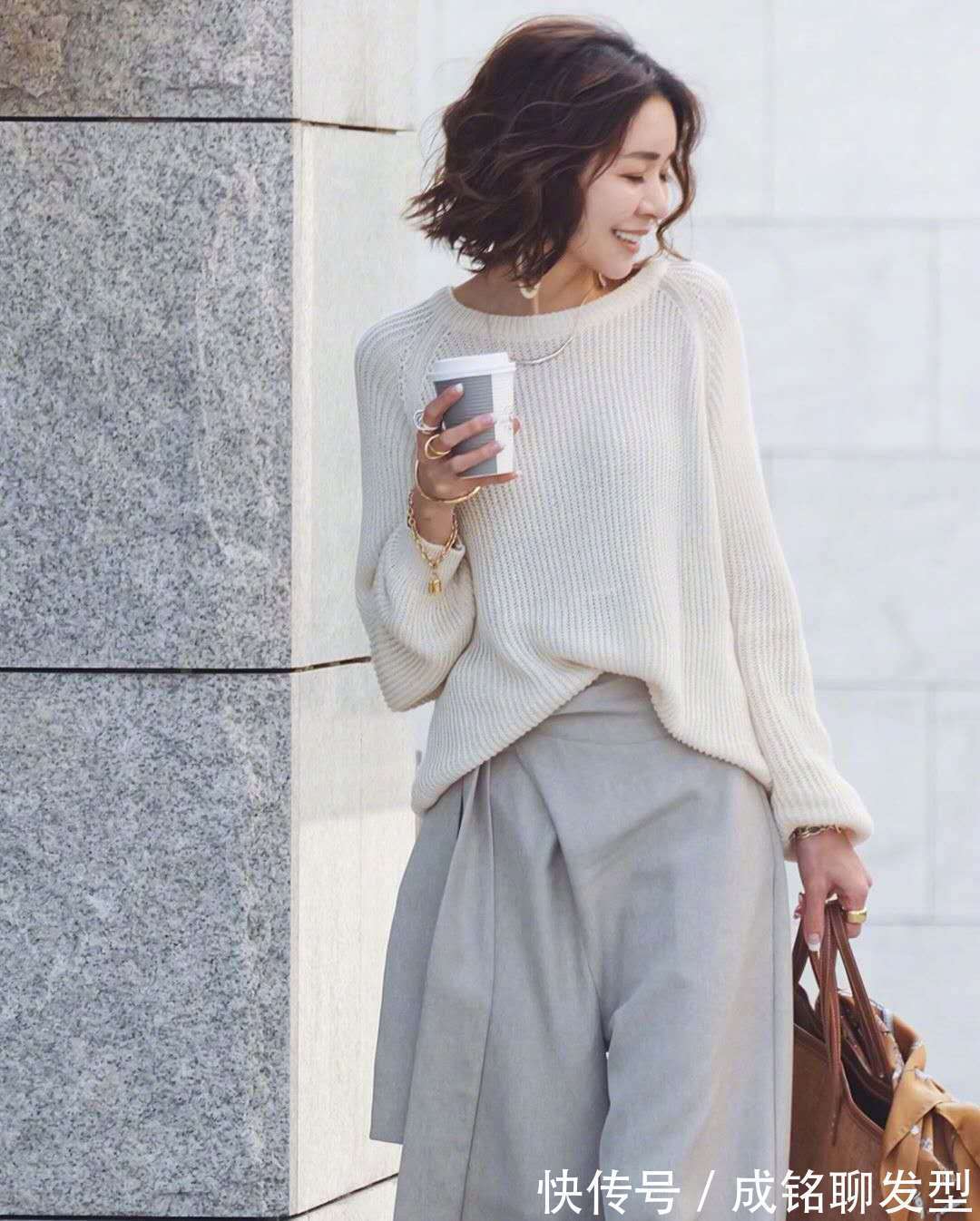 减龄|针织衫怎么穿避开“大妈感”?我整理了几种减龄穿法,温柔又高级