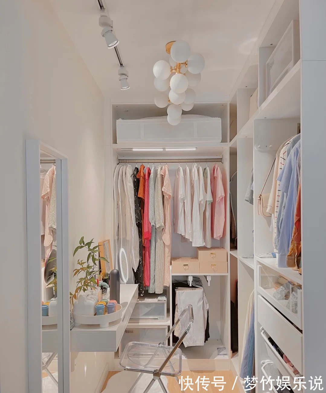 主卧|她家装修被人点赞无数次,全屋温暖又舒适,光一个餐厅就把人迷住